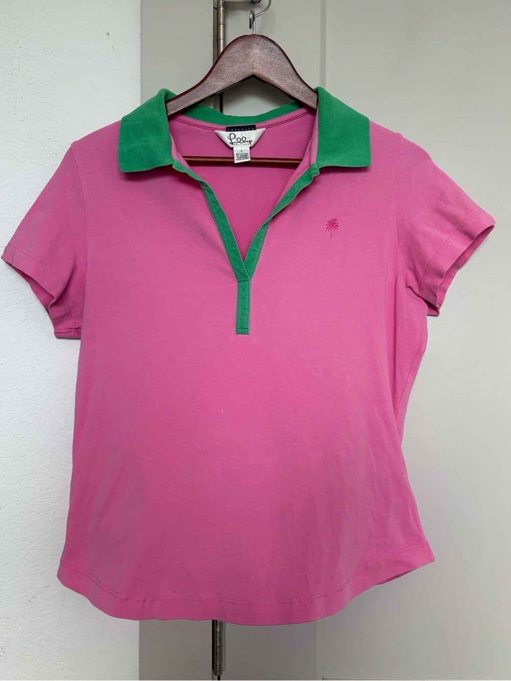 LILLY PULITZER SHRUNKEN PINK GREEN VNECK POLO WOMENS LARGE